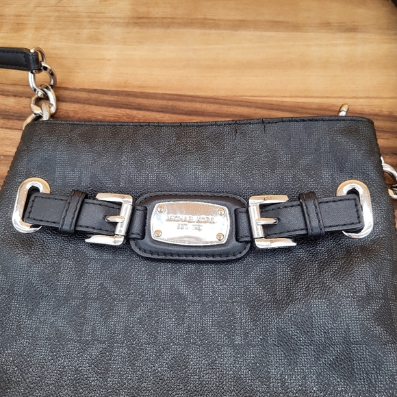 Michael Kors Signature Black Logo Crossbody Bag w/Adj Strap & Silver Hardware - Picture 2 of 10